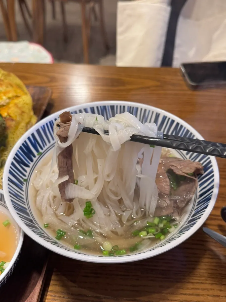 하노이쌀국수 국물과 면