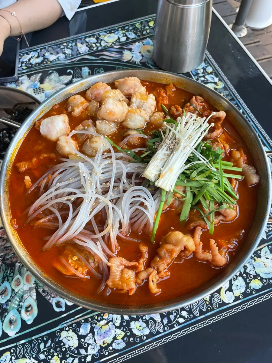 밤에 본 레인보우포차 이수점 야장 분위기