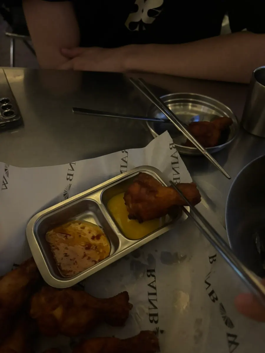 칠리소스에 찍은 버팔로봉