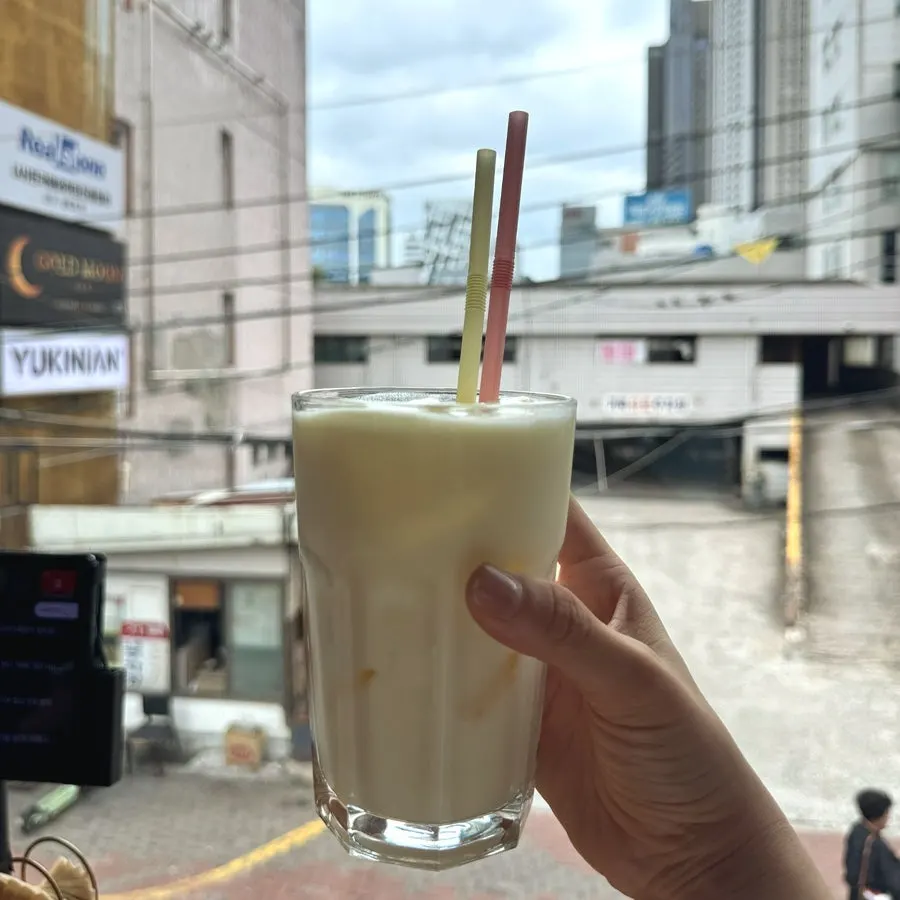 파인라씨와 망고라씨 두 잔
