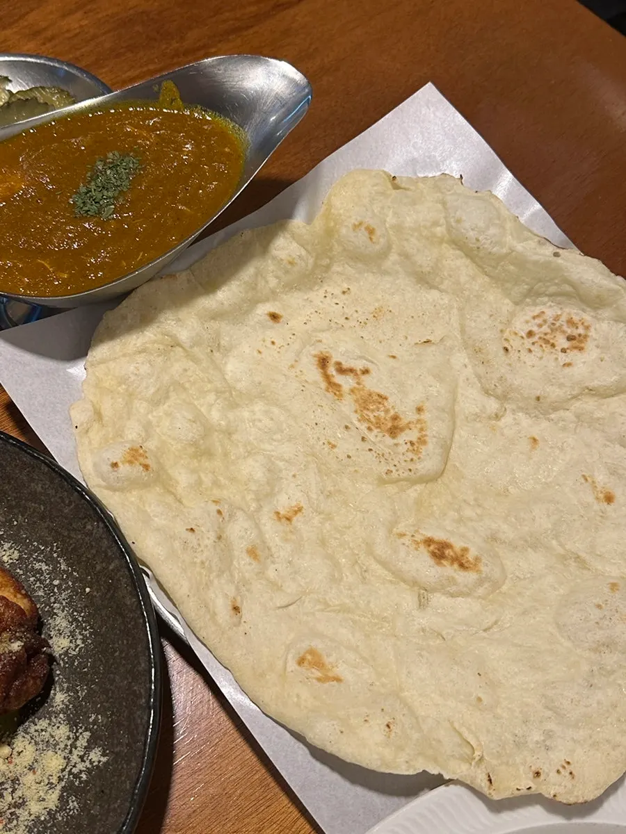 Chicken curry with plain naan