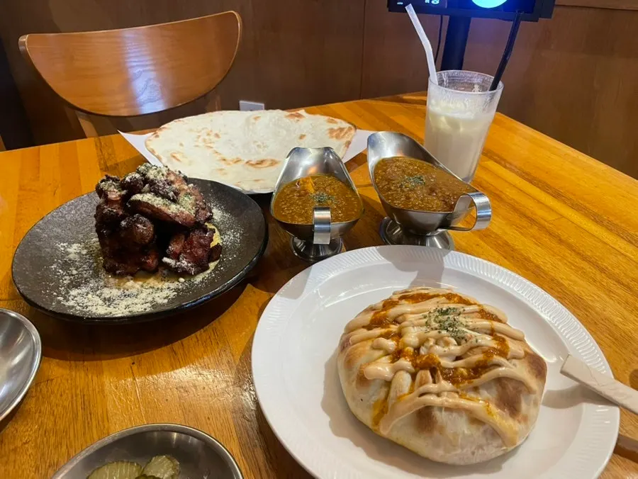 식사를 마친 라마앤바바나 테이블 풍경