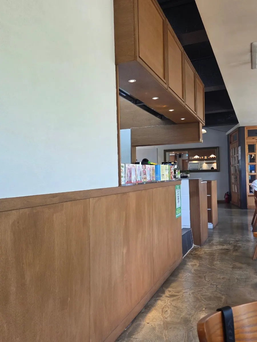 Entrance and signage at Rama & Babana Suseong Branch