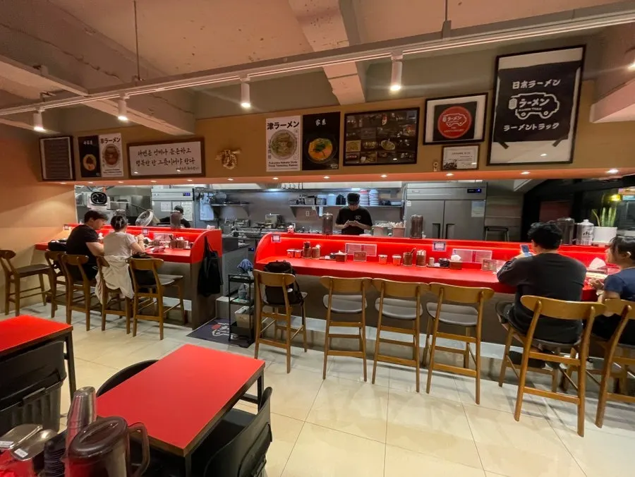 The exterior and entrance of Ramen Truck Konkuk University Branch