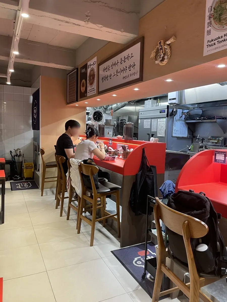 Neatly kept seating at Ramen Truck Konkuk University Branch
