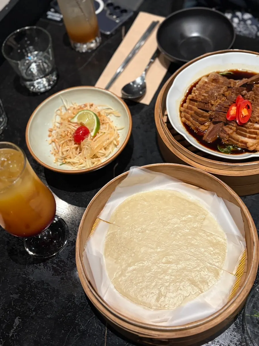 甘酸っぱいソースをかけたユーリンチー
