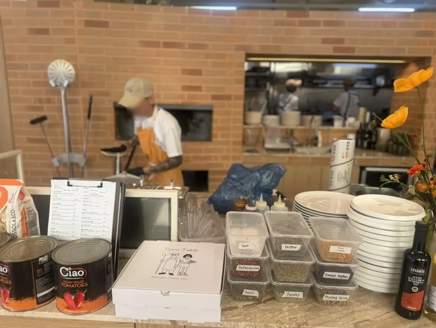 View of the dining hall seating at Raon Sik Tak Pangyo Branch