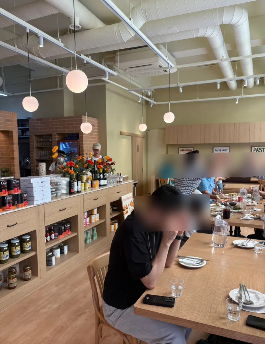 사진 찍기 좋은 라온식탁 실내 분위기