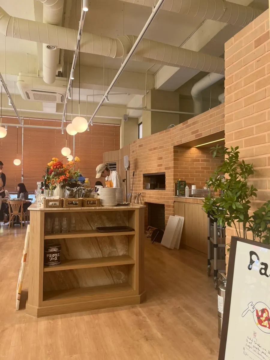 White-toned interior of Raon Sik Tak Pangyo Branch