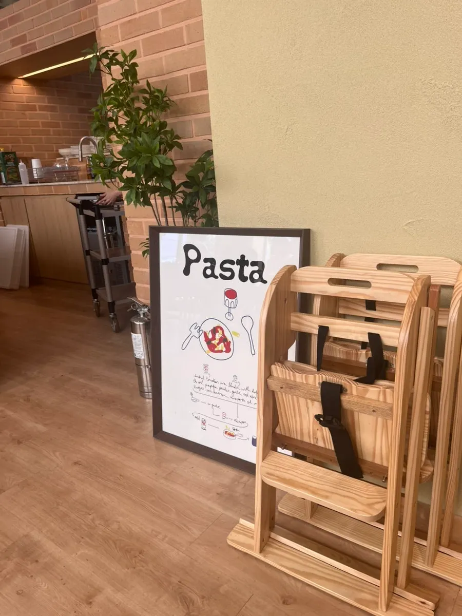 Table seating with good natural light at Raon Sik Tak Pangyo Branch
