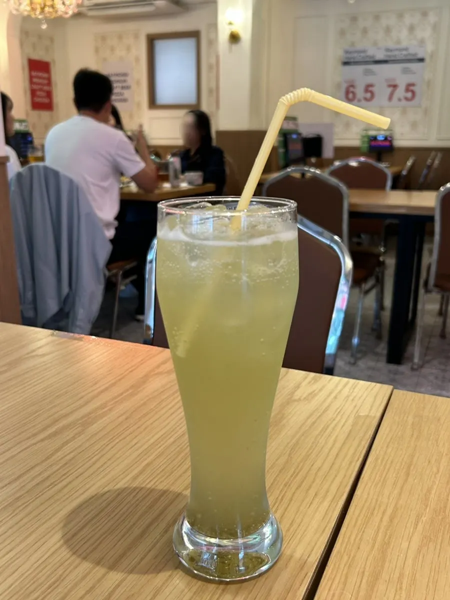 양이 많은 청포도에이드 665ml 잔