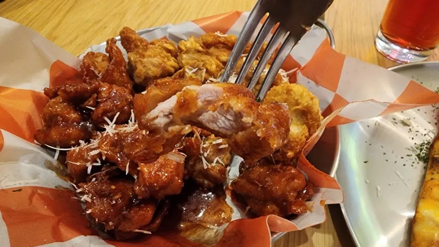 Old-style boneless seasoned chicken dusted with cheese powder
