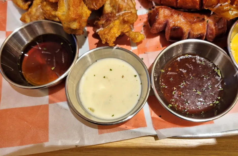치즈피자 조각 클로즈업