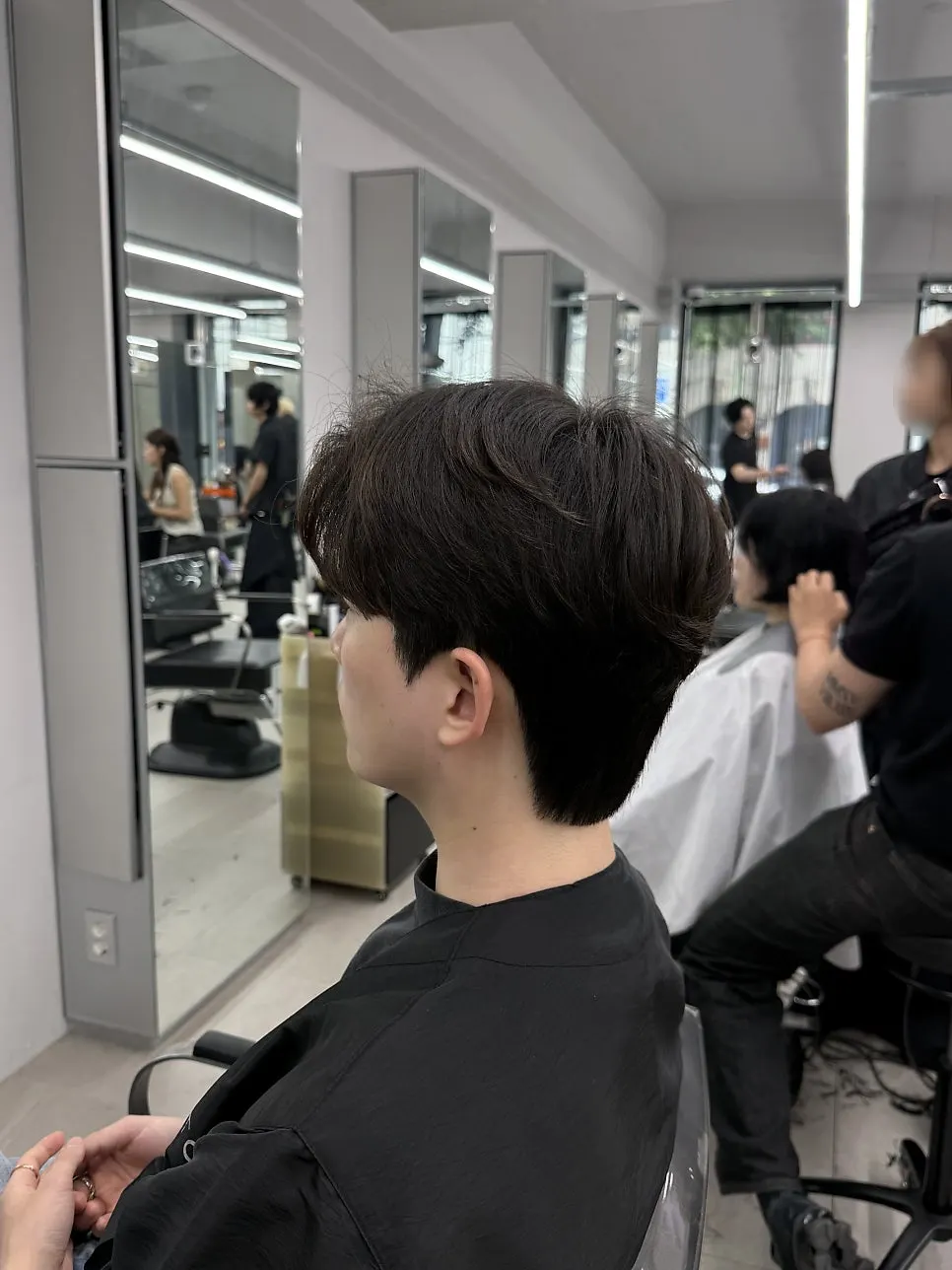 Side texture brought out by the root angle