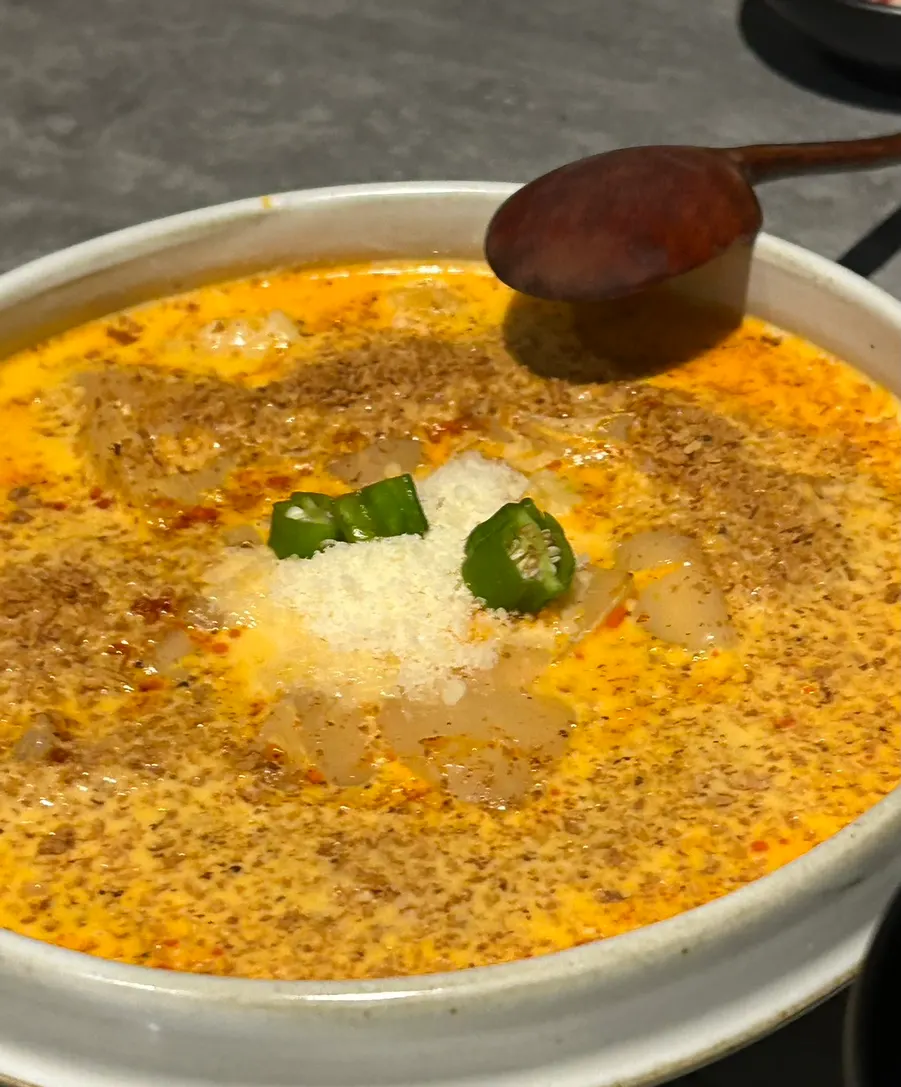 Cream sujebi with a rosé cream base