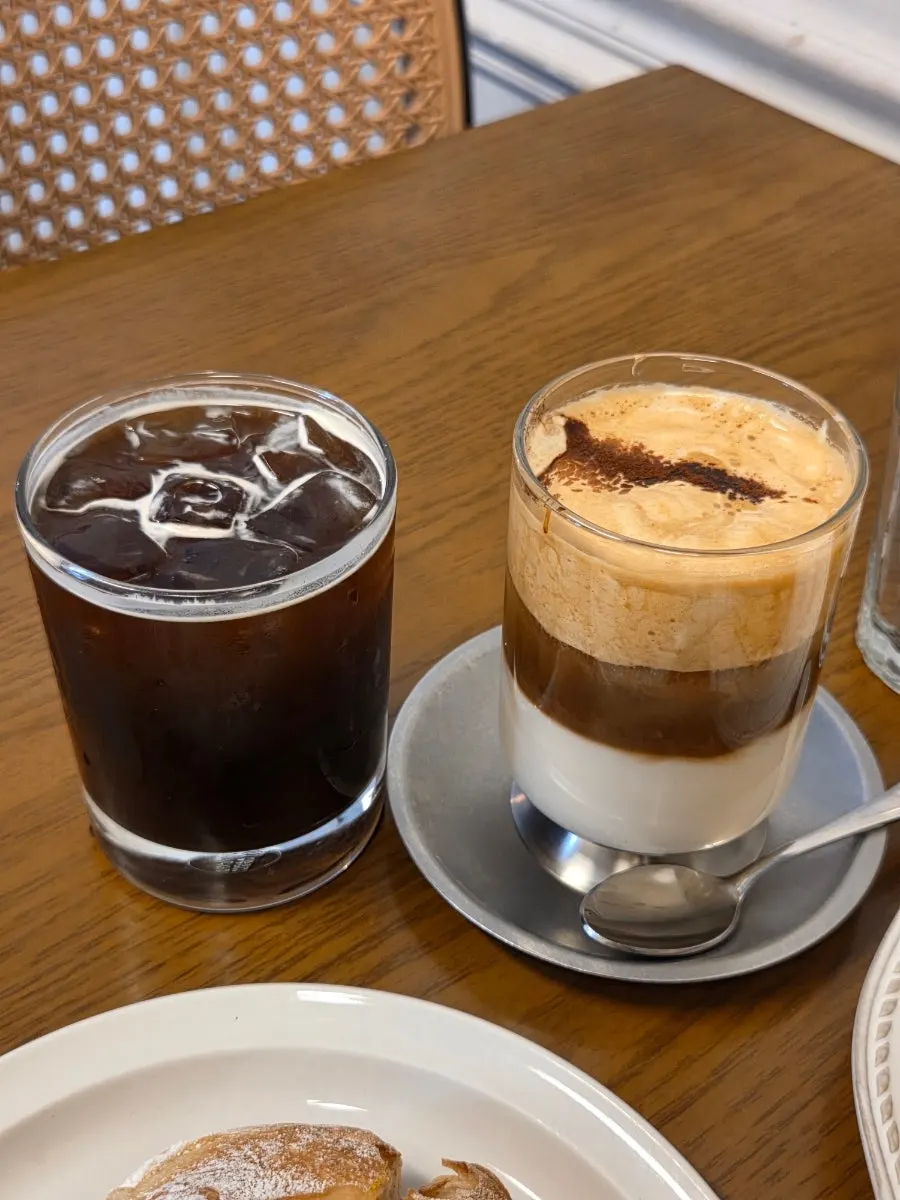 Decaf iced americano and caramel crème drinks
