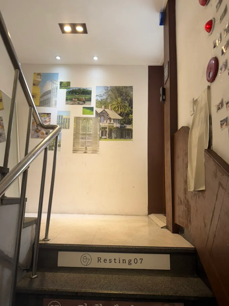 Stairs leading up to Resting07's 2nd floor