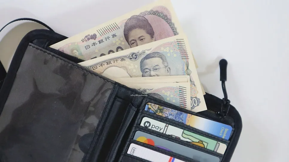 여행 중 카드 보관에 사용한 RFID차단지갑
