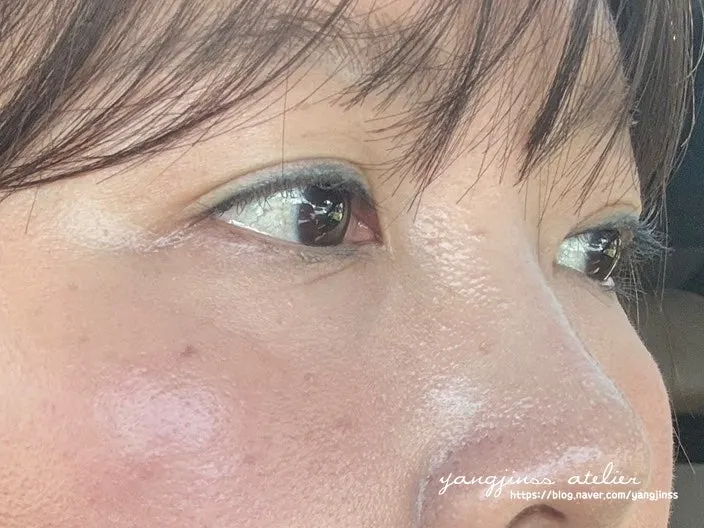 Eye area with only mascara applied after makeup