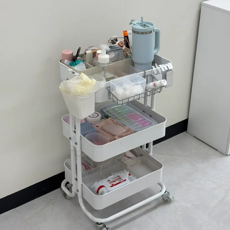 Cart with lash treatment tools neatly organized