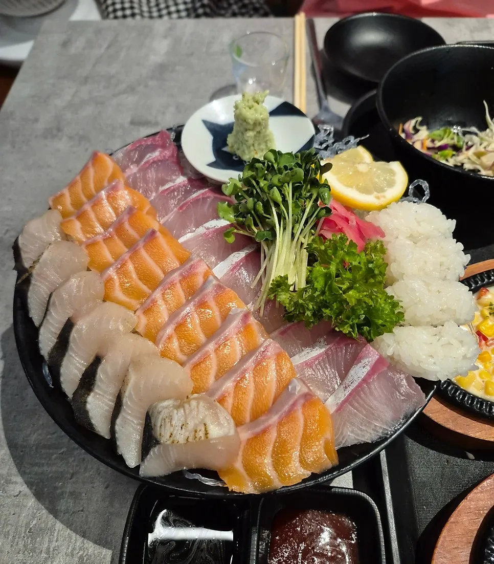 Table spread with udon at Rigo Susan