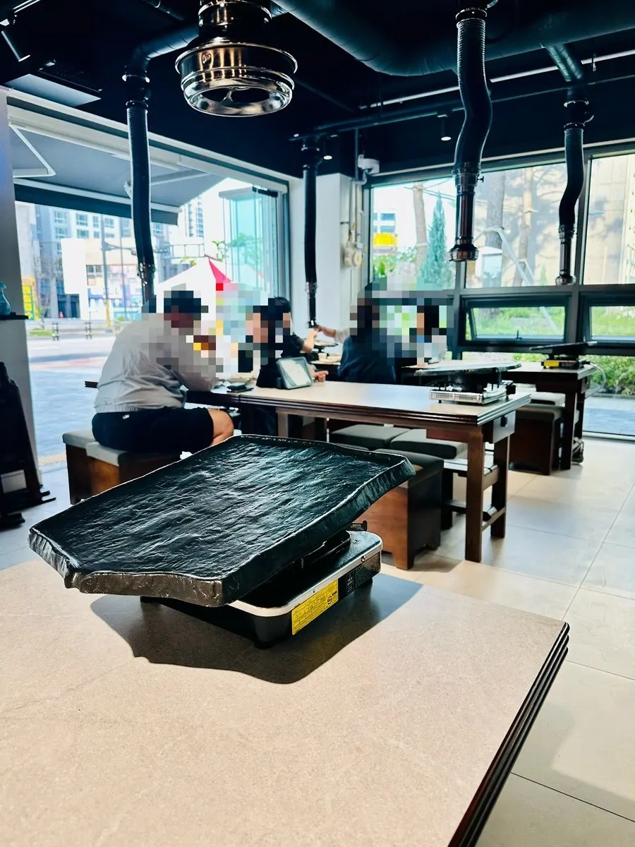 안쪽까지 트인 리산 홀 구조