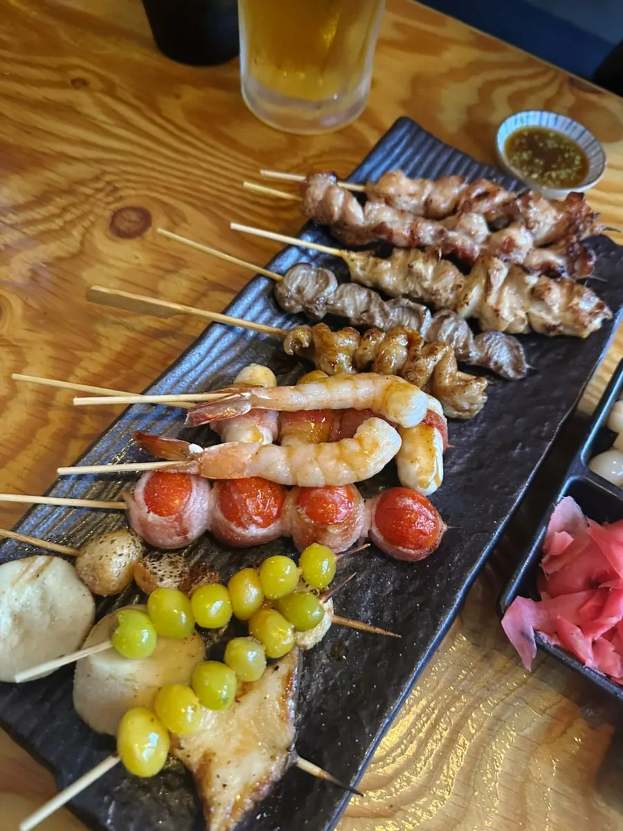 세트로 나온 모듬꼬치 한 상
