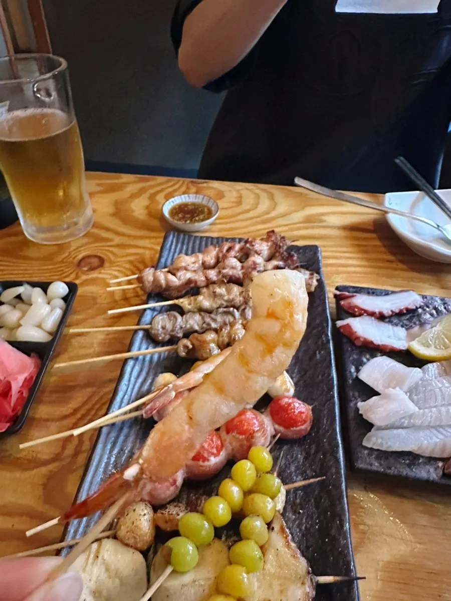 닭껍질과 염통 등 숯불 꼬치