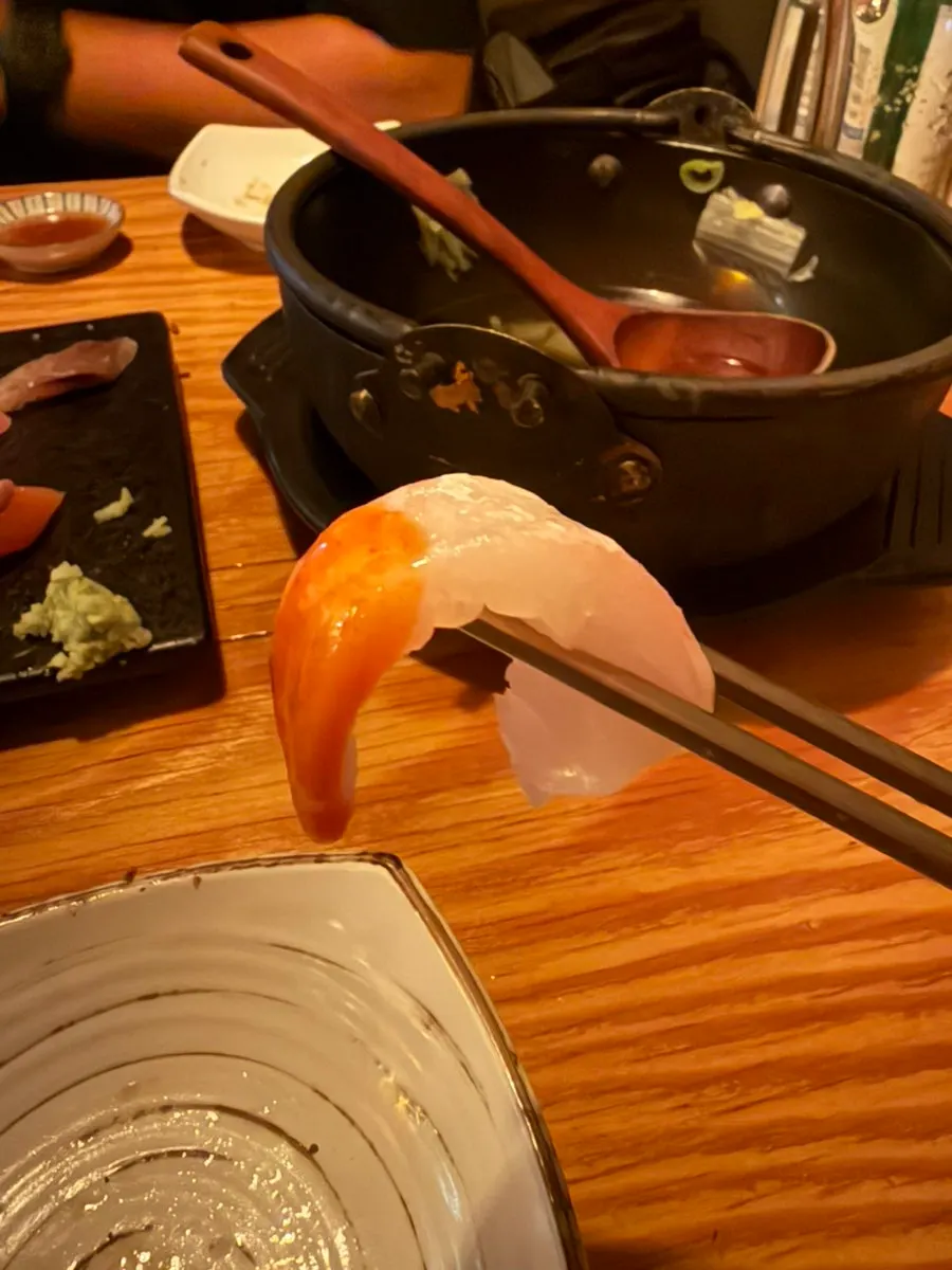 Small sashimi plate with salmon, flounder, and red seabream