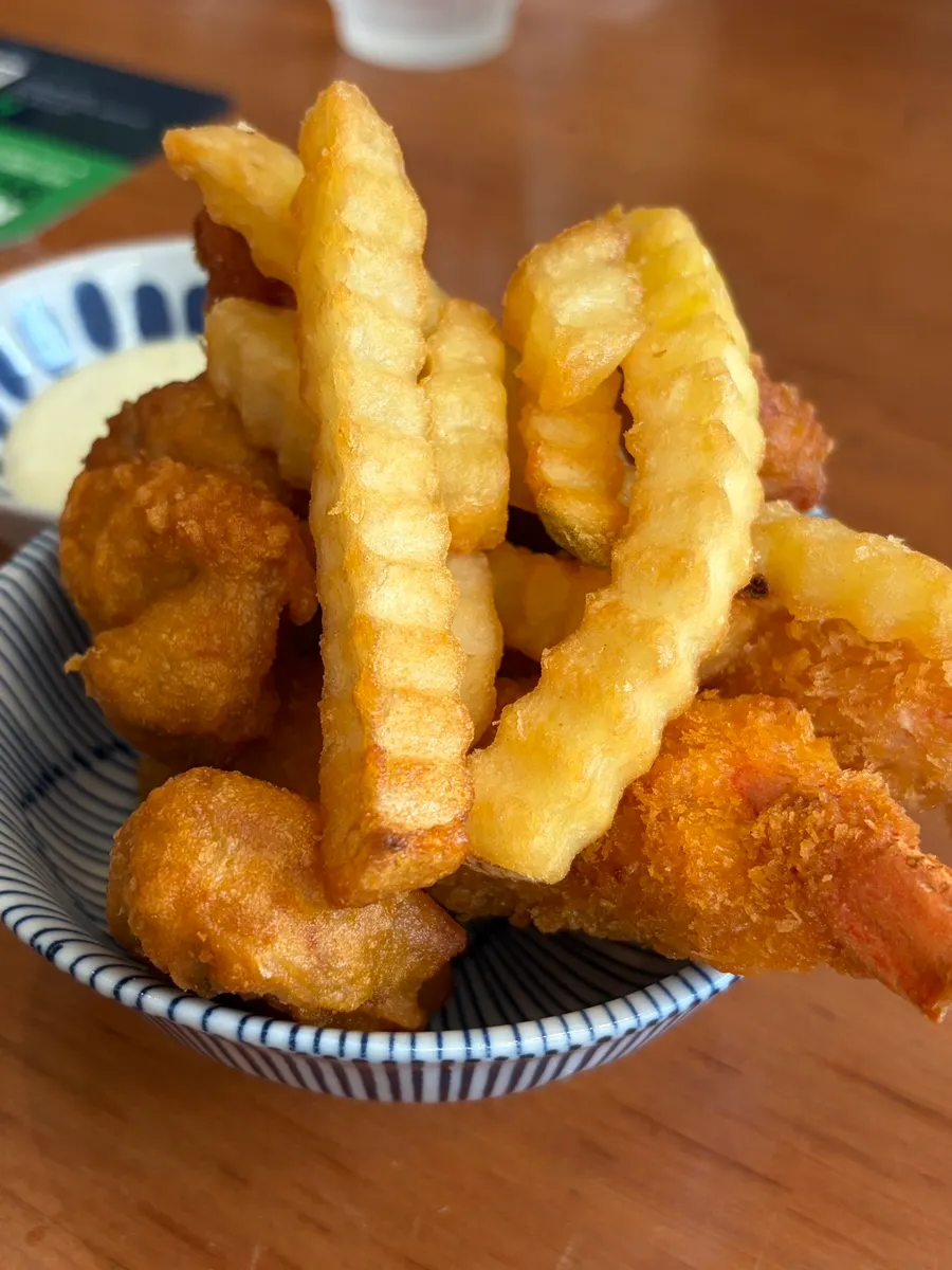 Mini tempura with shrimp tempura and karaage