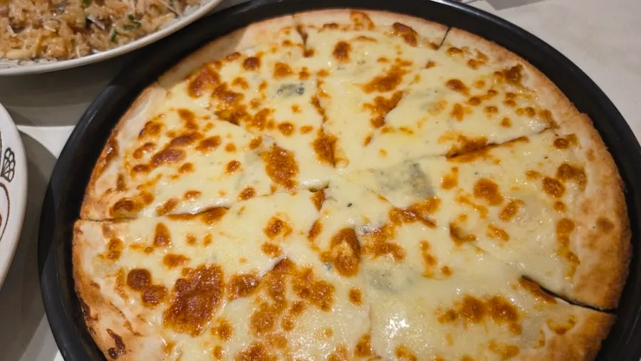 치즈가 뿌려진 불고기 필라프 기본맛