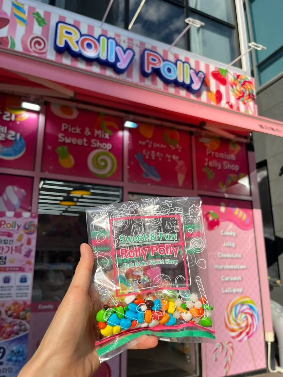 Closing photo of the Rolly Polly Yeongjong Sky City shop