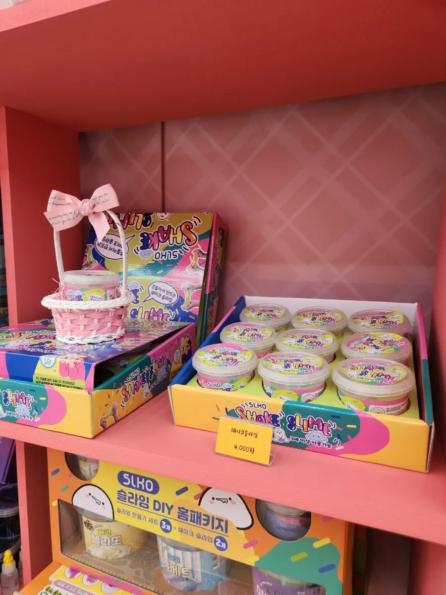Display of slime-making kit products