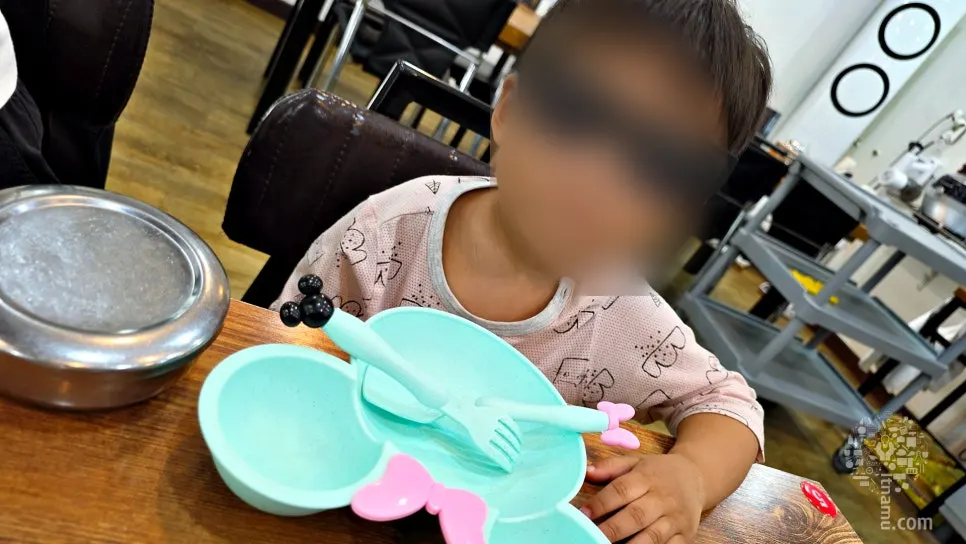 로만식당 아이용 그릇과 수저세트