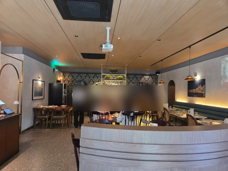 Spacious seating throughout the dining hall