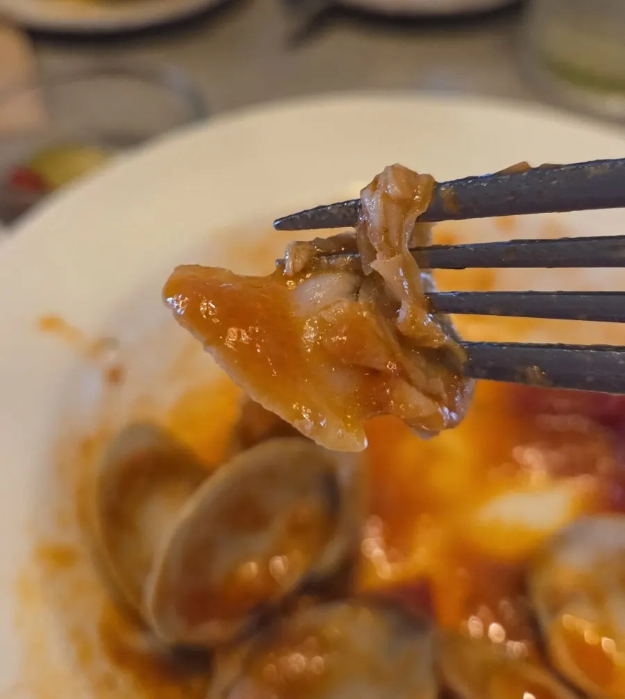 Pinggan pasta bertabur seafood