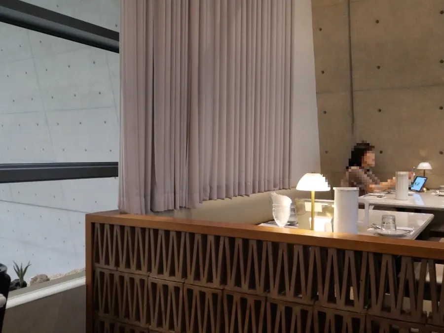 View of the elegant dining hall at Romaok Magok