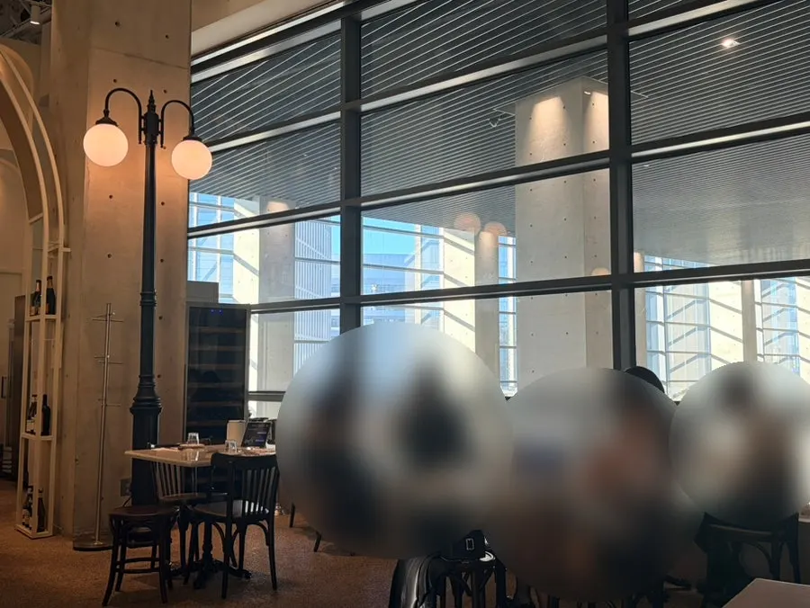 앤티크 소품과 장식이 있는 로마옥 마곡 홀