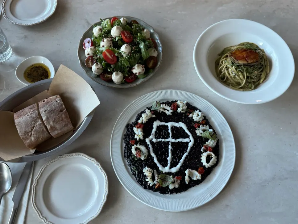 Table at Romaok Magok after finishing the meal