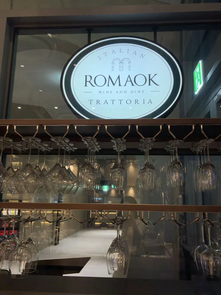 Table at the end of the meal at Romaok Magok