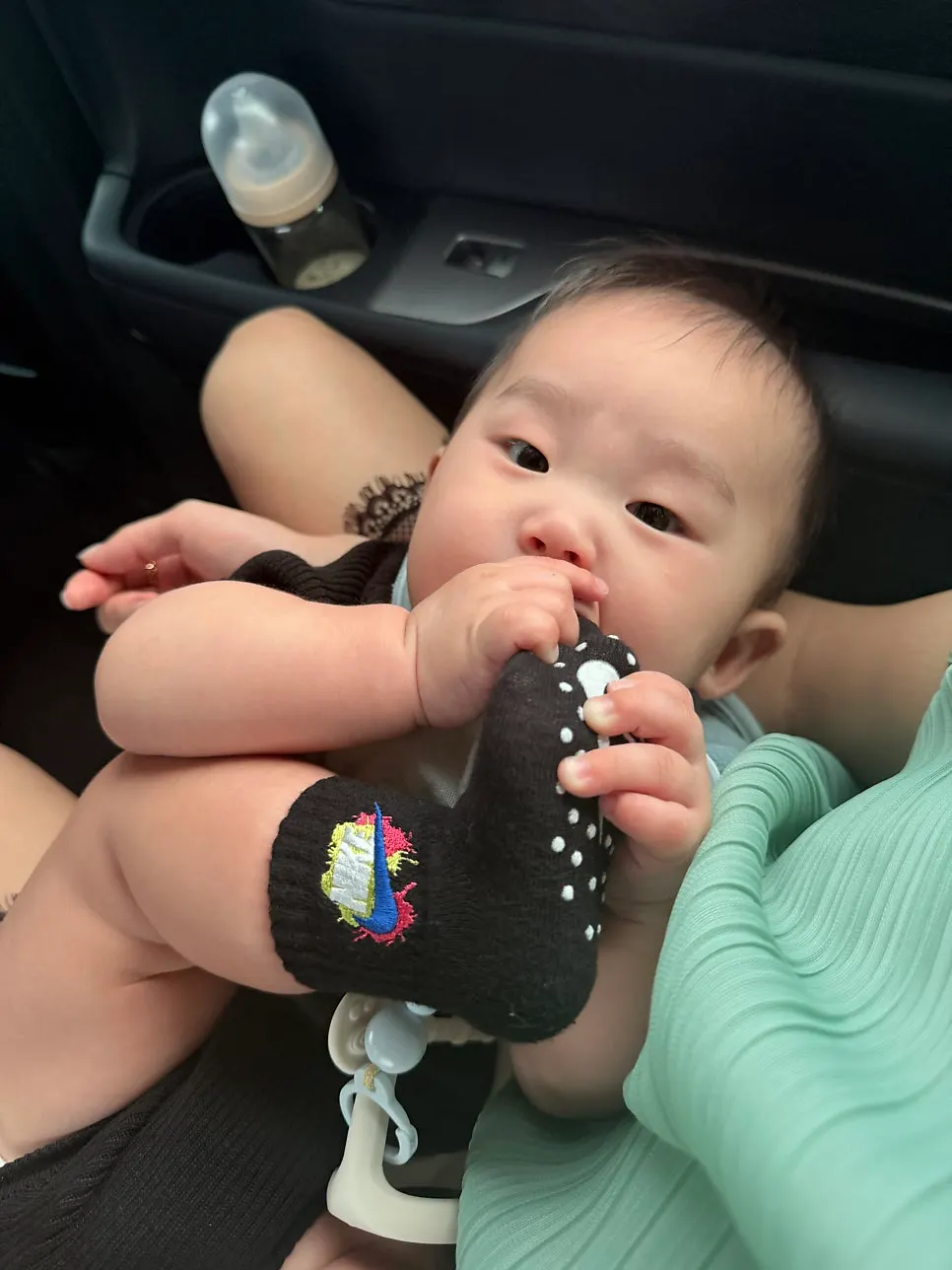Feeding the baby inside the car