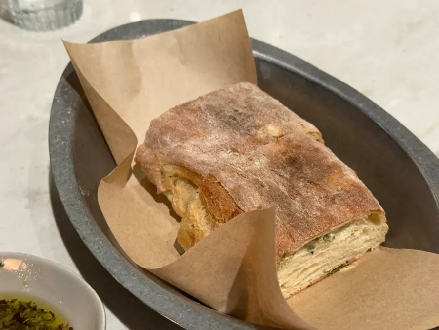 Pre-meal bread served with olive oil