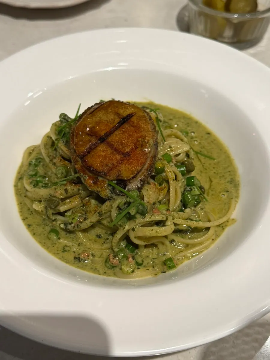 Abalone geou pasta with green sauce
