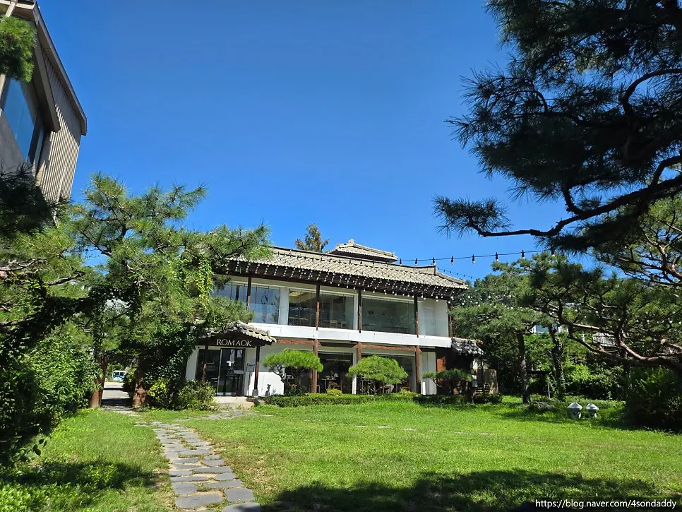 로마옥 리버사이드 건물 전경