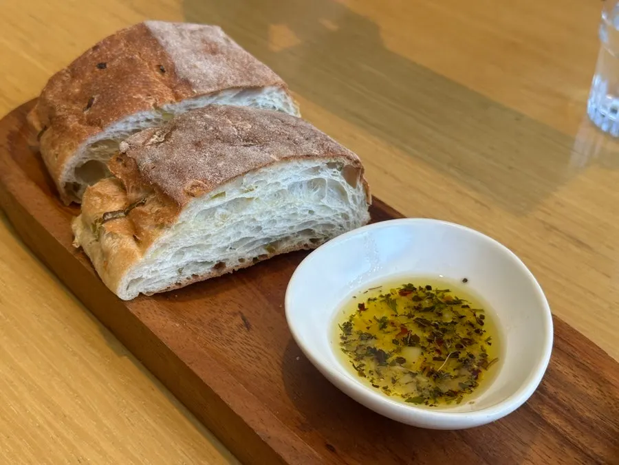 Free pre-meal bread setting at Romaok Riverside