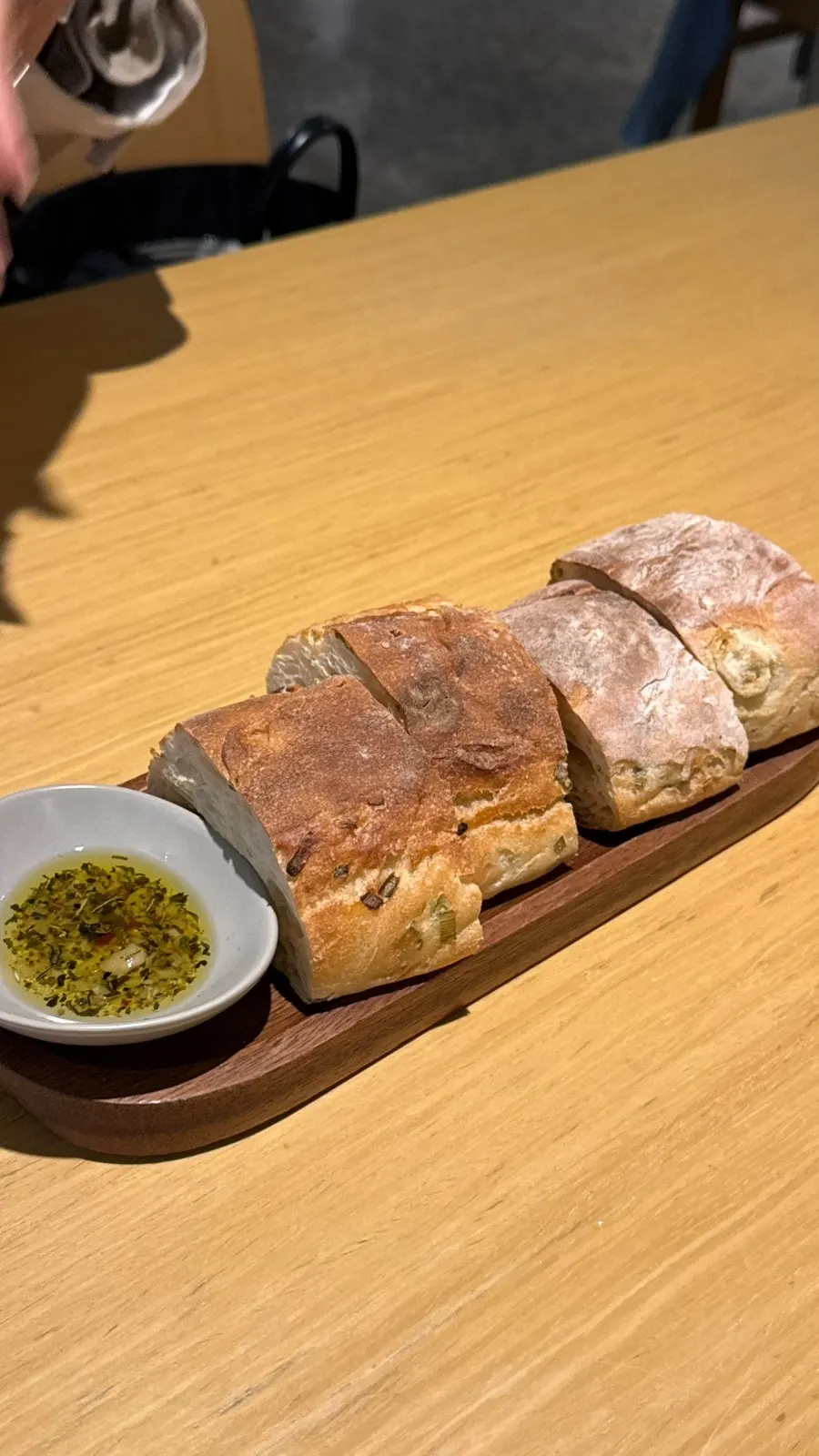 Romaok's scallion pre-meal bread