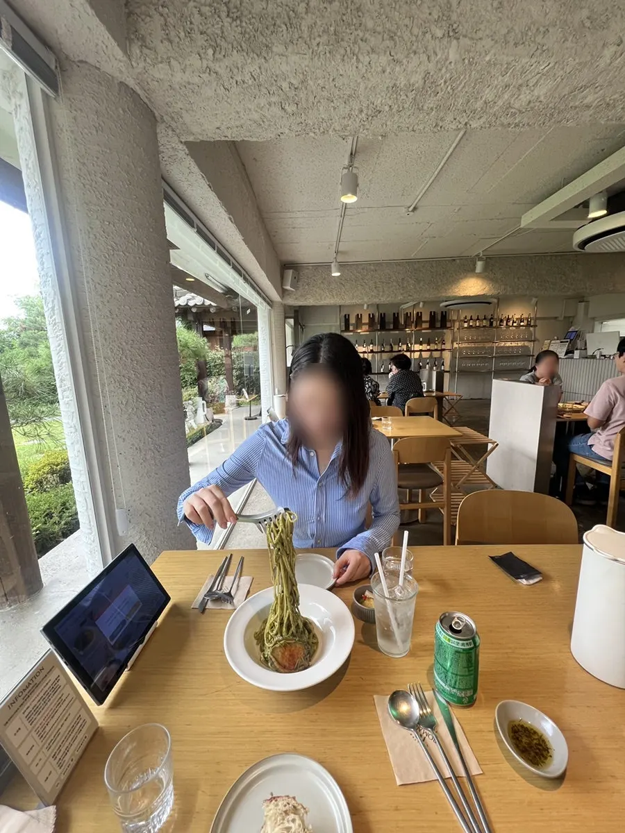 전복게우파스타 한 접시