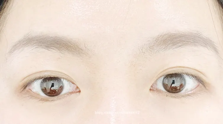 Lashes before Rose Lash mascara extensions