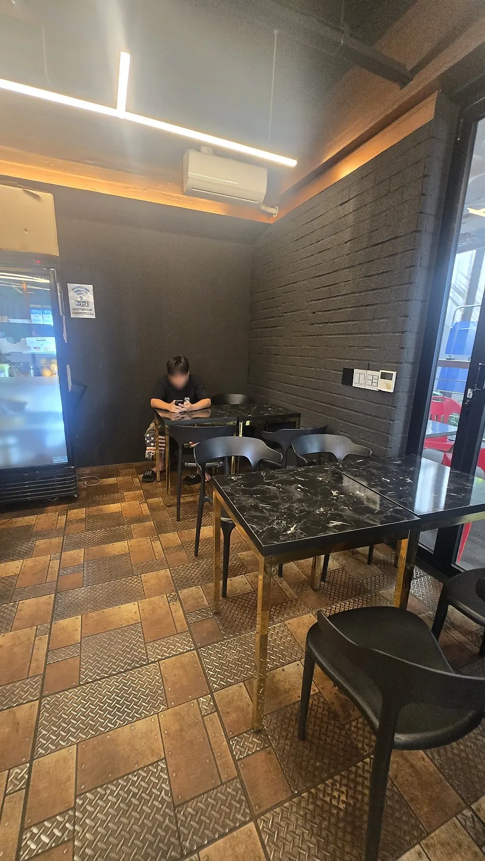 Zona de la barra de Roastery Stan Yeoksam Main