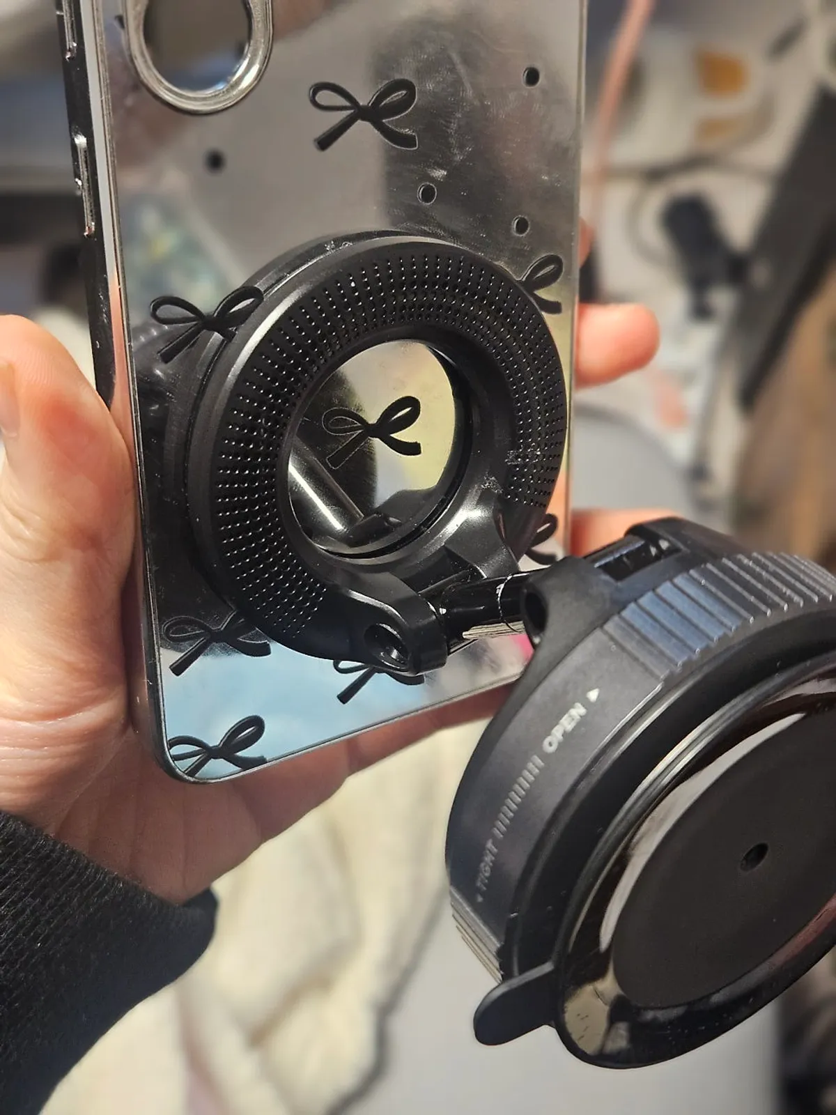 360° rotating MagSafe car mount